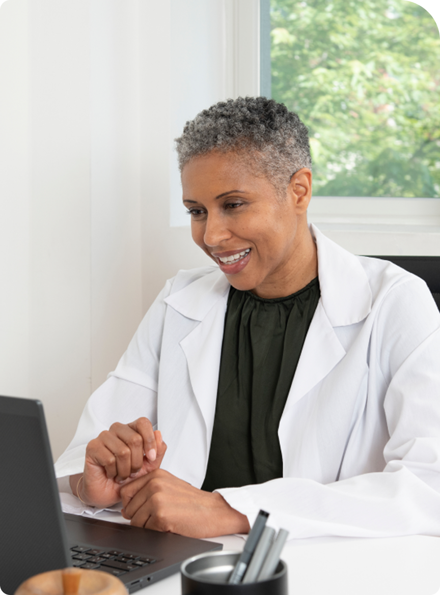 Her clinician reviewing the session remotely in INVU Pro